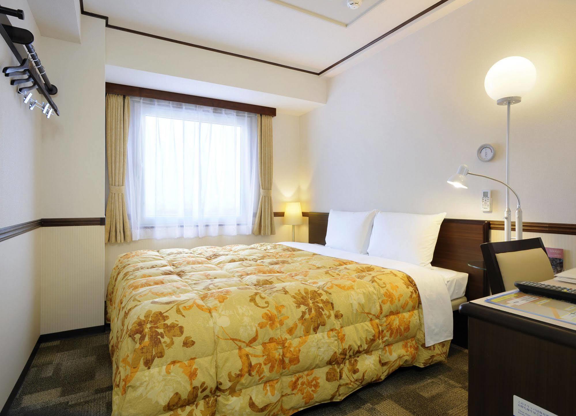 Toyoko Inn Sendai Nishi-Guchi Hirose-Dori Exterior foto