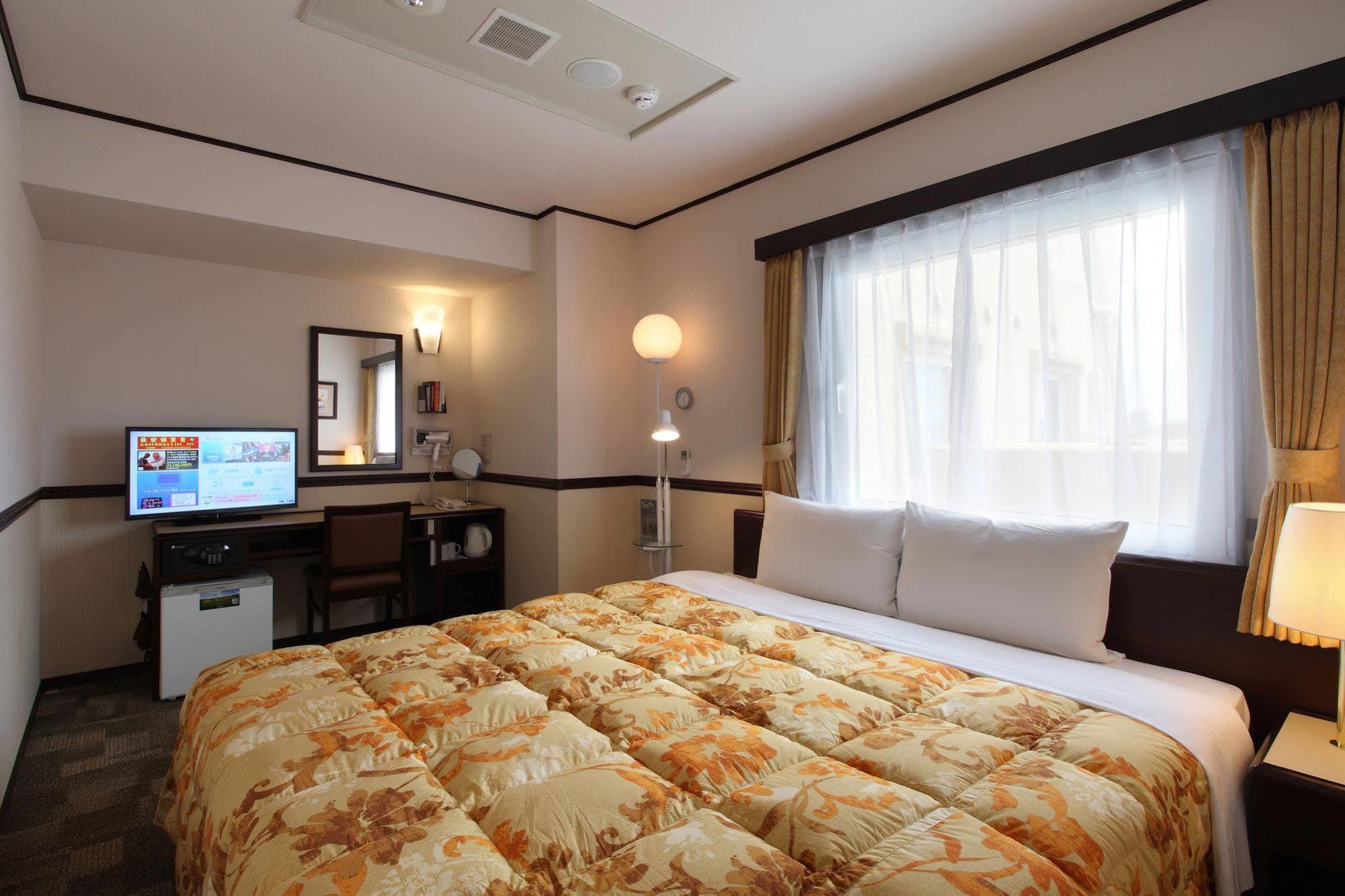 Toyoko Inn Sendai Nishi-Guchi Hirose-Dori Exterior foto